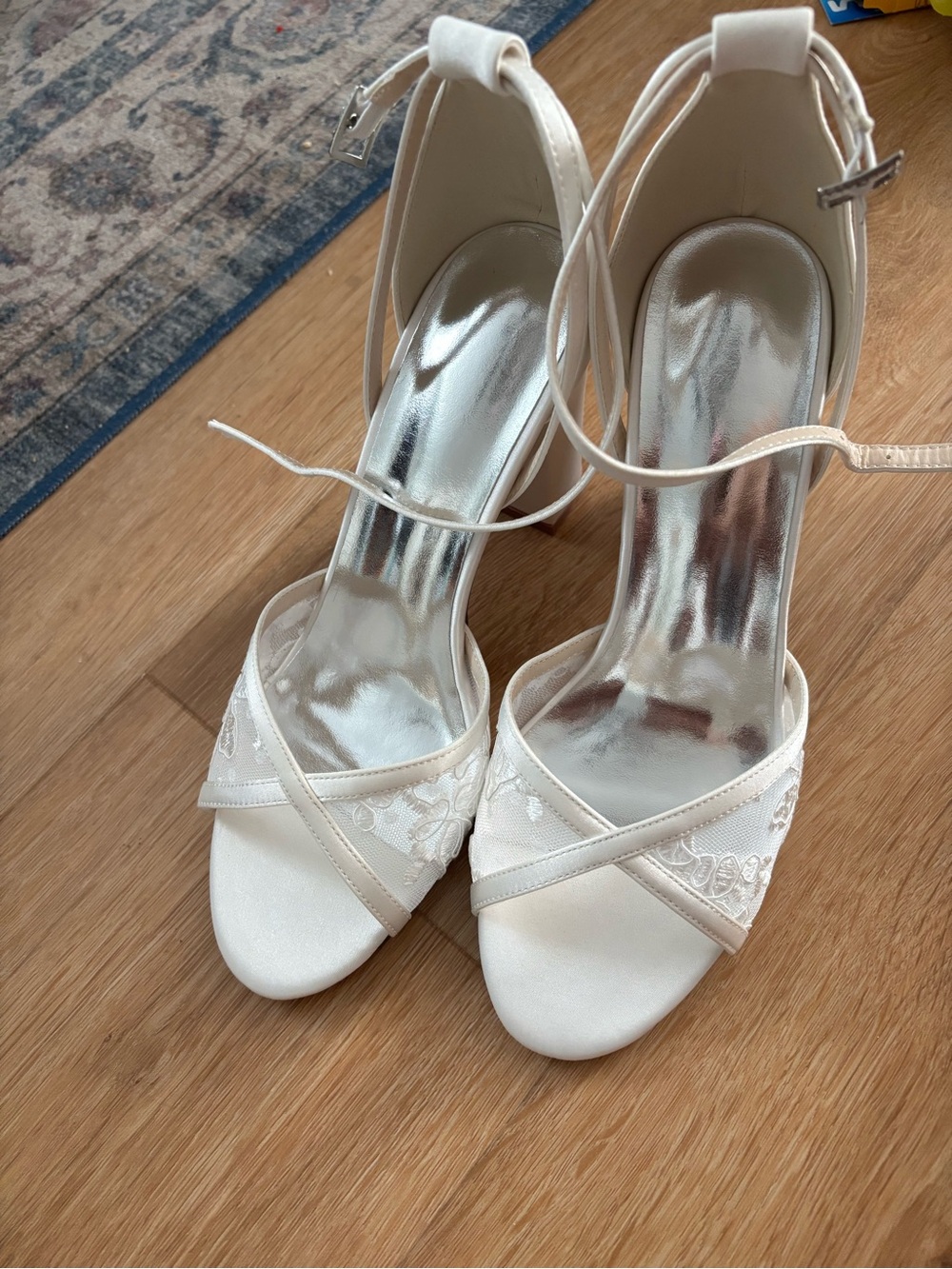 JJs House Ivory Lace Open-Toe Ankle-Strap Heels